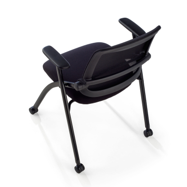 cadeira com palmatoria preto cadeira com rodizios malha mesh bracos moveis 15