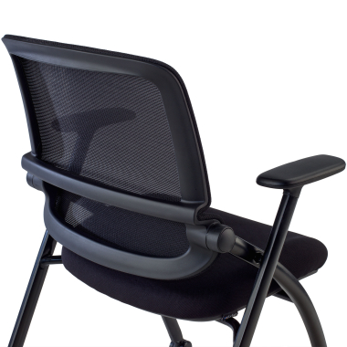cadeira com palmatoria preto cadeira com rodizios malha mesh bracos moveis 11