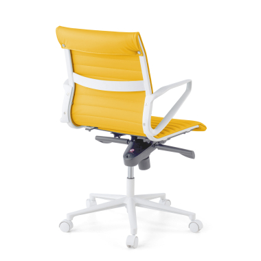cadeira executiva e de direcao branco amarelo respaldo baixo estrutura branca pele sintetica bracos fixos 6