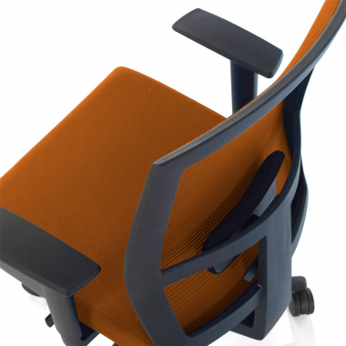 cadeira ergonomica laranja estrutura preta malha mesh bracos regulaveis 1d apoio lombar 5