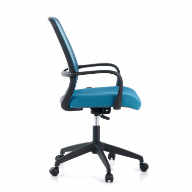 cadeira giratoria azul estrutura negra malha mesh bracos fixos 6