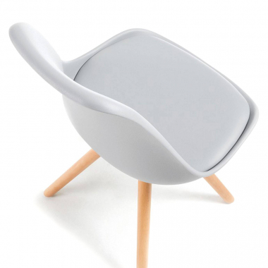 cadeira nordica cinza cadeira patas de madeira plastico sem bracos 5