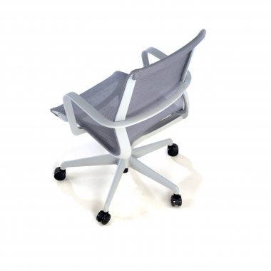 cadeira de design branco cinzento estrutura negra malha mesh bracos fixos 6