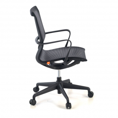 cadeira de escritorio preto estrutura branca malha mesh bracos fixos 3
