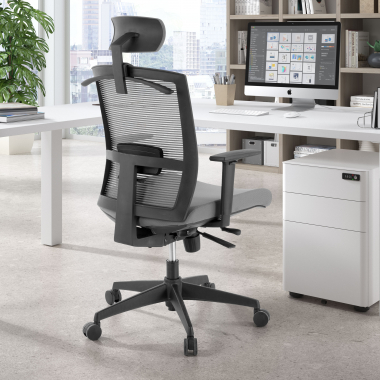 cadeira ergonomica cinza estrutura negra reposacabecas malha mesh bracos regulaveis 1d apoio lombar apoio de cabeca 2