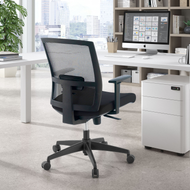 cadeira ergonomica preto estrutura preta malha mesh bracos regulaveis 1d apoio lombar 2