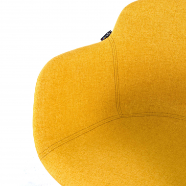 cadeira sala de espera preto amarelo estrutura base patim malha mesh bracos fixos 8