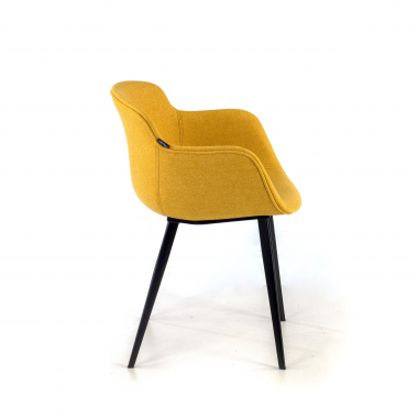 cadeira sala de espera preto amarelo 4 patas tecido bracos estofados 6