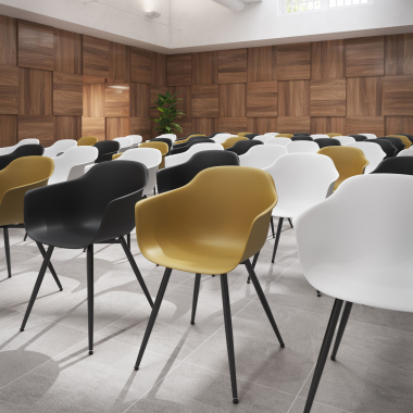 cadeira sala de espera preto amarelo 4 patas plastico bracos fixos 2