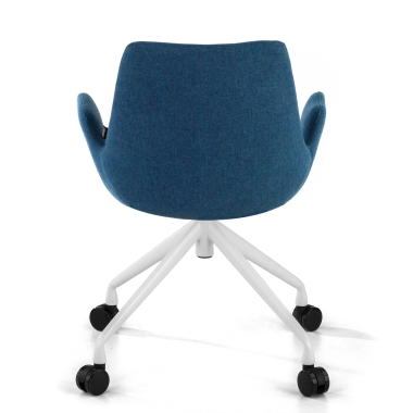 cadeira sala de espera branco azul giratoria com rodizios tecido bracos estofados 6