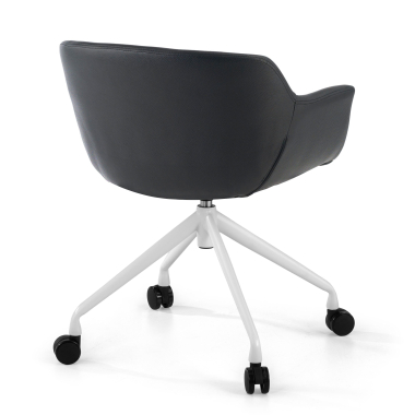 cadeira sala de espera branco preto com rodizios pele sintetica bracos estofados 5
